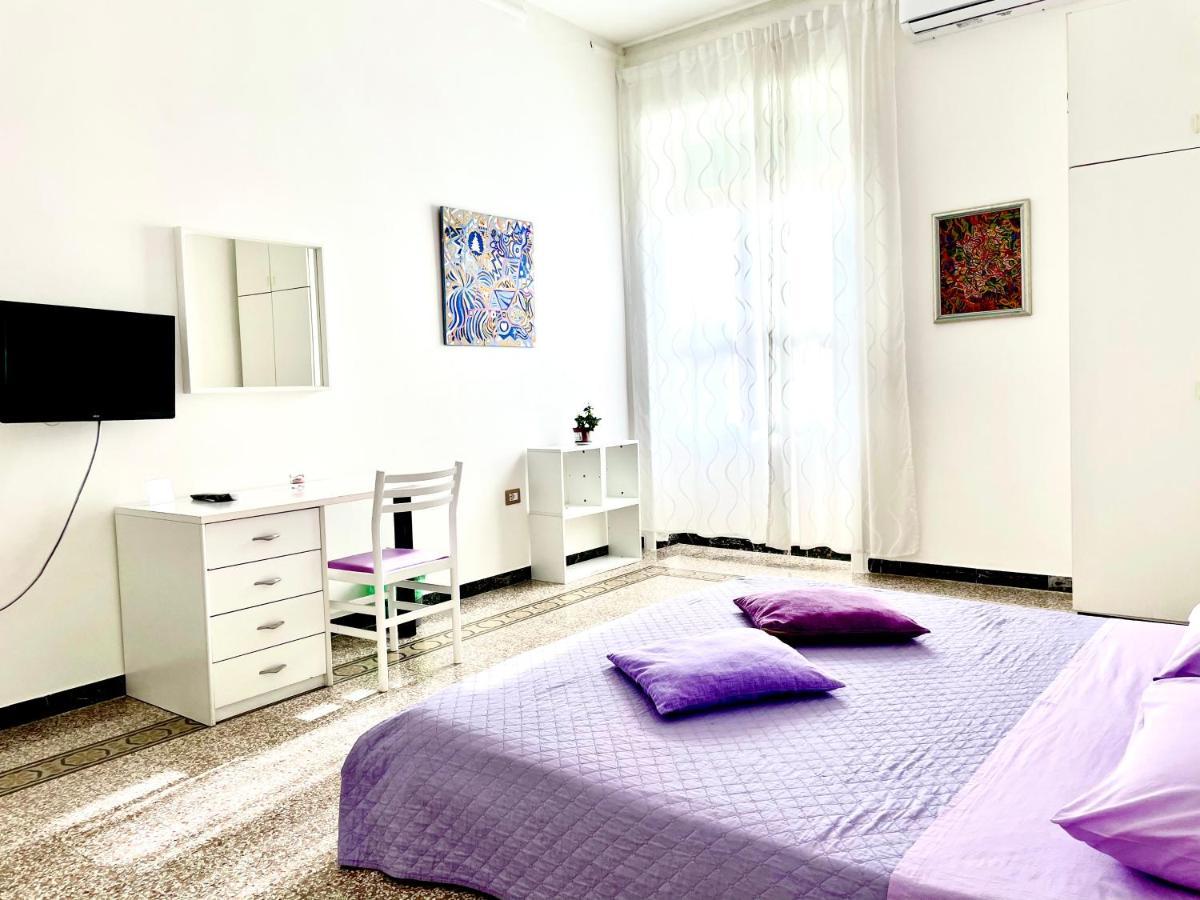 Casa Vacanze Sunshine ซาแลร์โน ภายนอก รูปภาพ