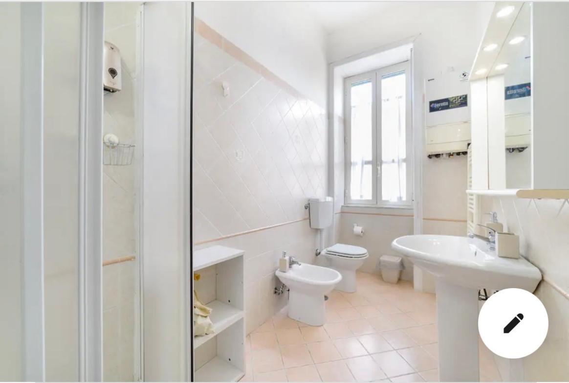 Casa Vacanze Sunshine ซาแลร์โน ภายนอก รูปภาพ